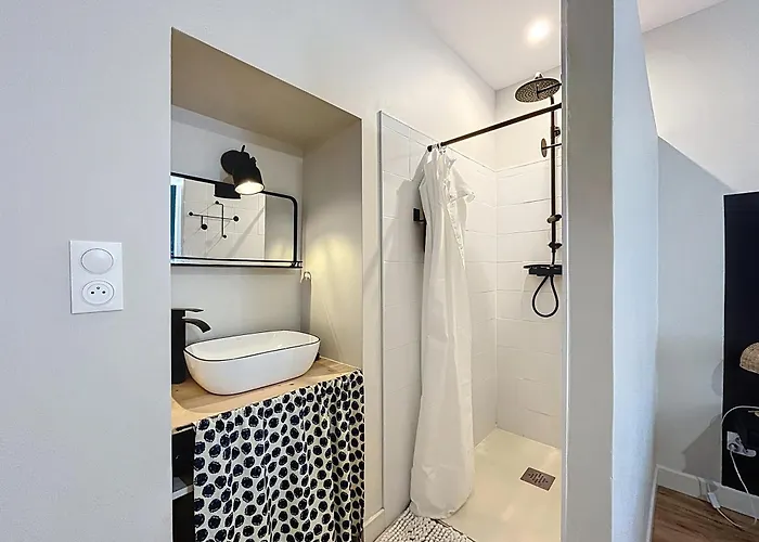 Πανσιόν Maison 23 Coursan